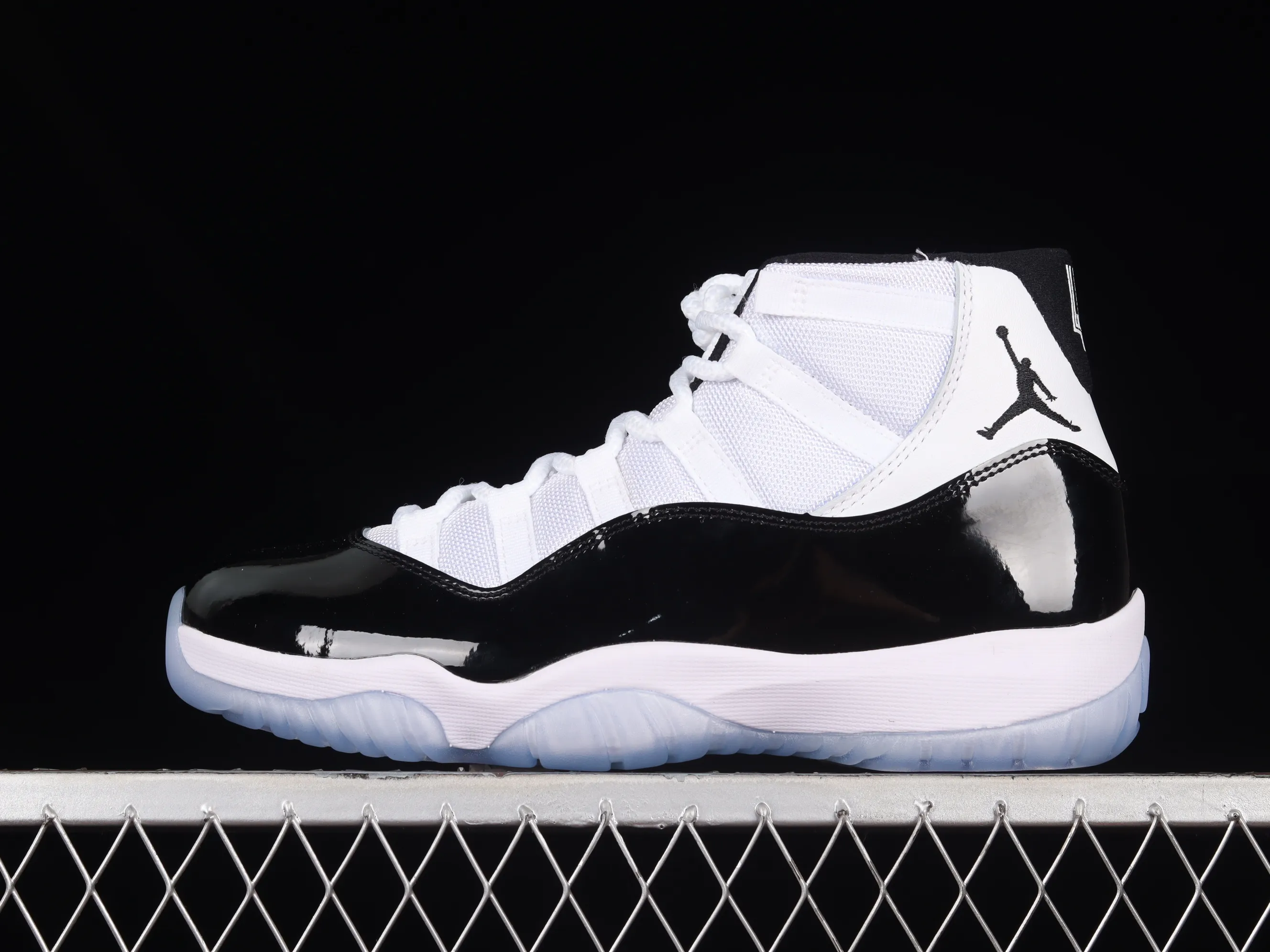 All categories Air Jordan Jordan series basketball shoes Air Jordan 11 OG version Air Jordan 11Concord AJ11 Concord black and white replica basketball shoes 378037-100